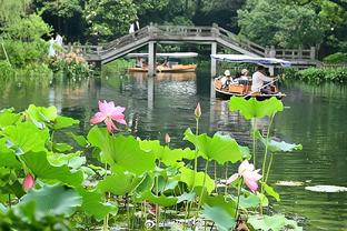 ? Chủ soái Mãnh Long gầm thét công khai khiển trách trọng tài, ngươi nghĩ lần này sẽ phạt bao nhiêu?